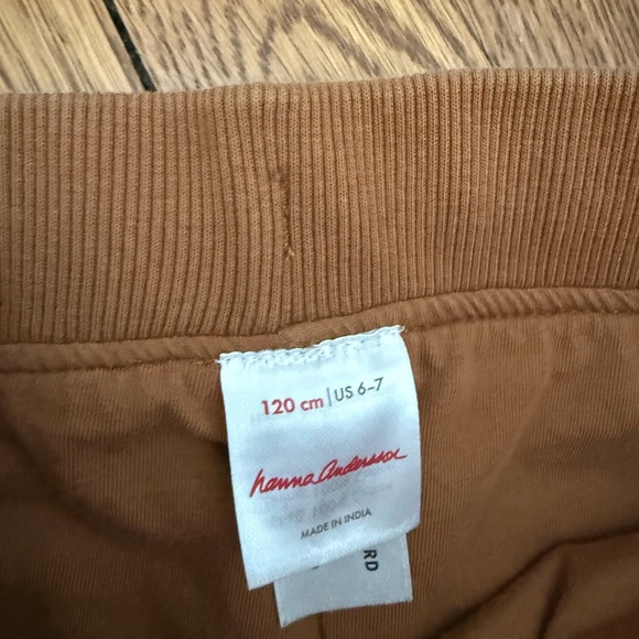 Hanna Andersson Brown boys pants with Plaid Cuffs - Picture 3 of 6